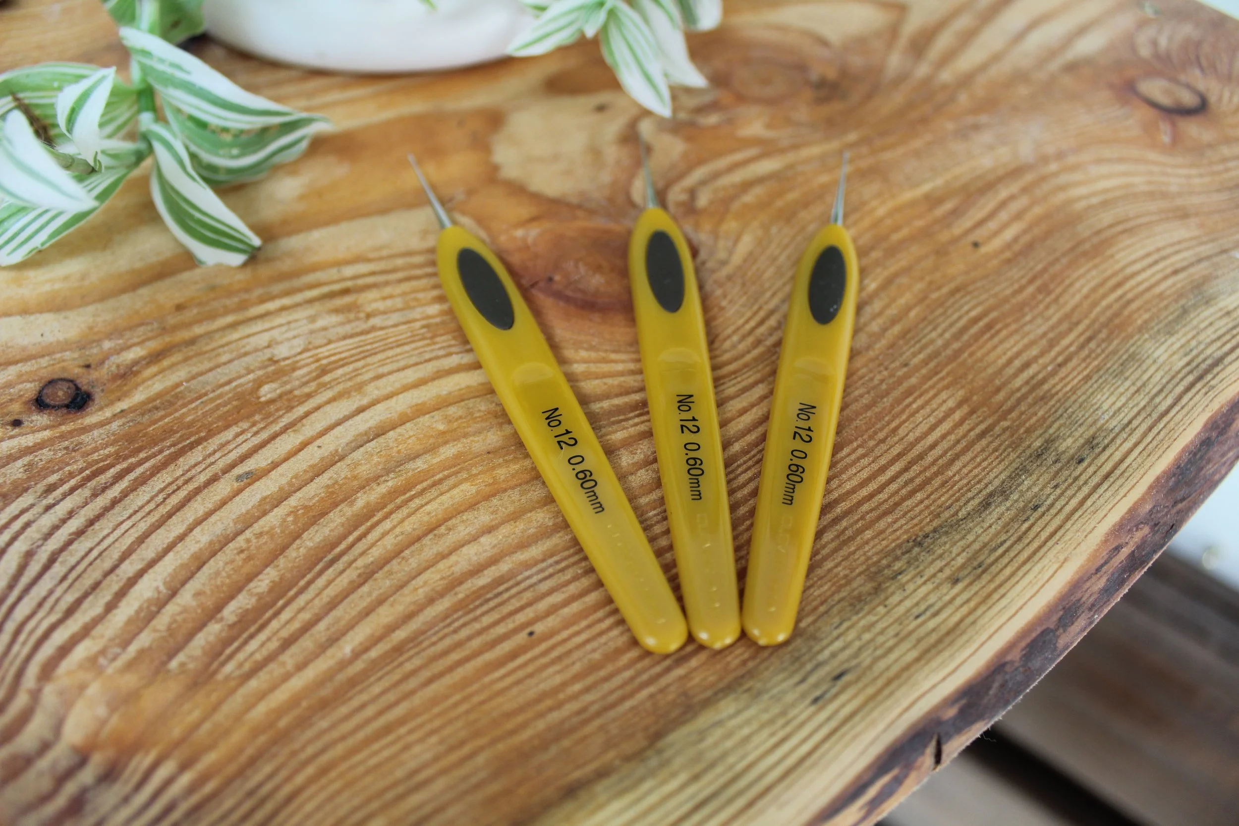 Crochet Hook Soft Touch size 0.6 - Image 2