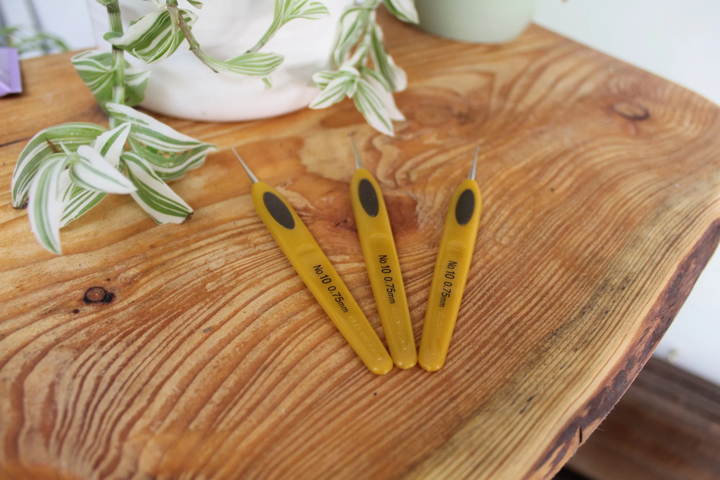 Crochet Hook Soft Touch size 0.75 - Image 2